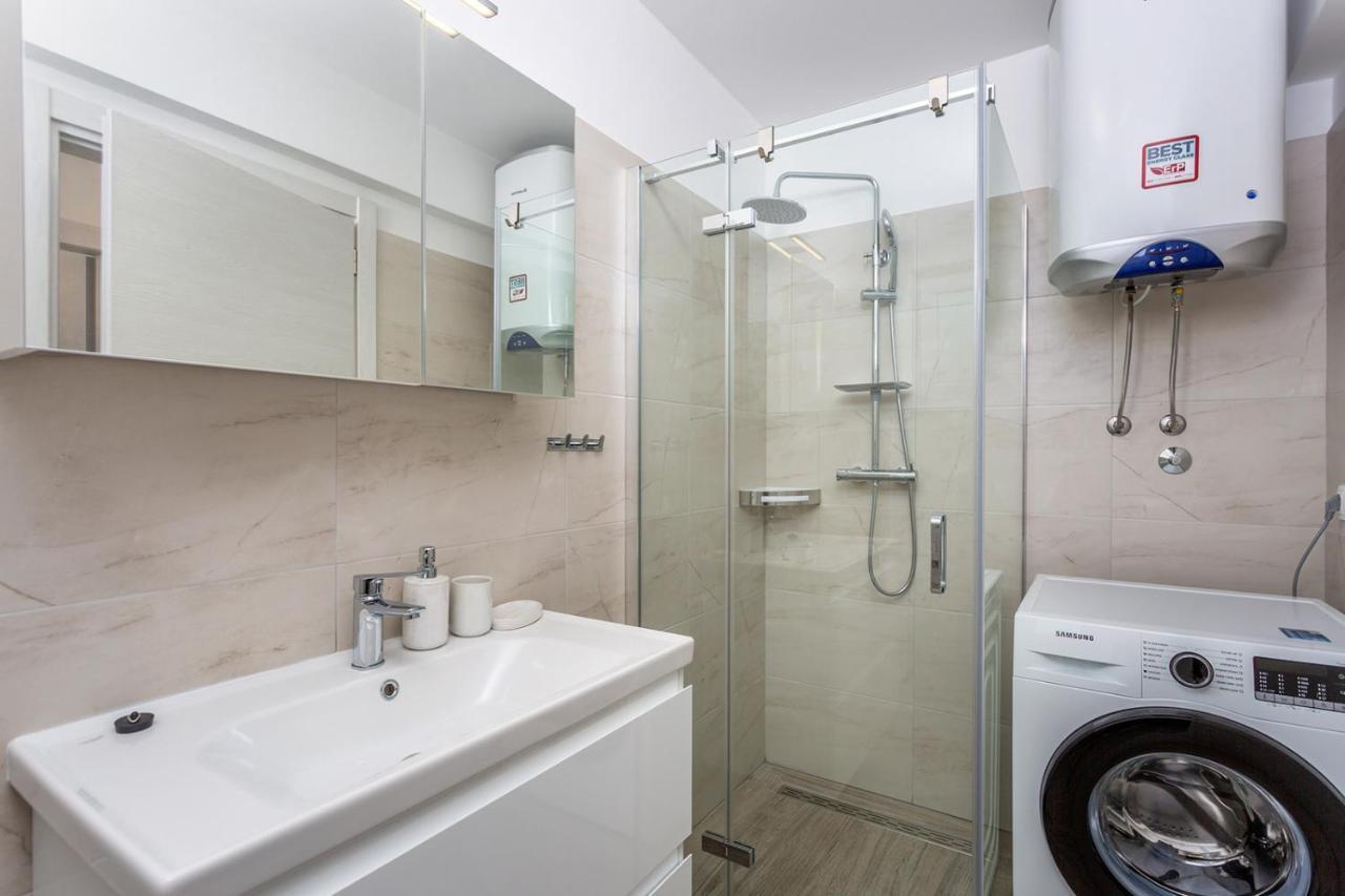 Kvarner Bay 4* - Apartments 1 & 3 Rijeka Exterior photo