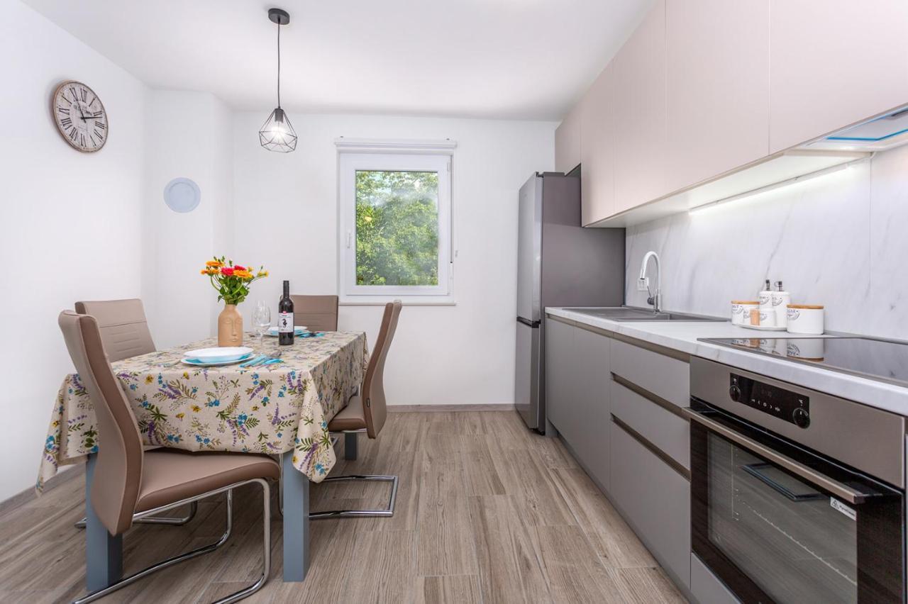 Kvarner Bay 4* - Apartments 1 & 3 Rijeka Exterior photo