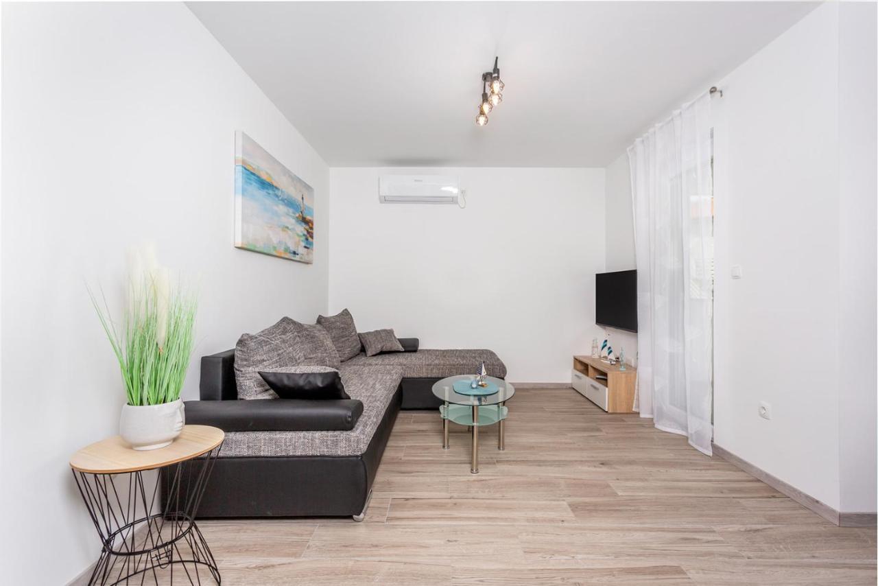 Kvarner Bay 4* - Apartments 1 & 3 Rijeka Exterior photo