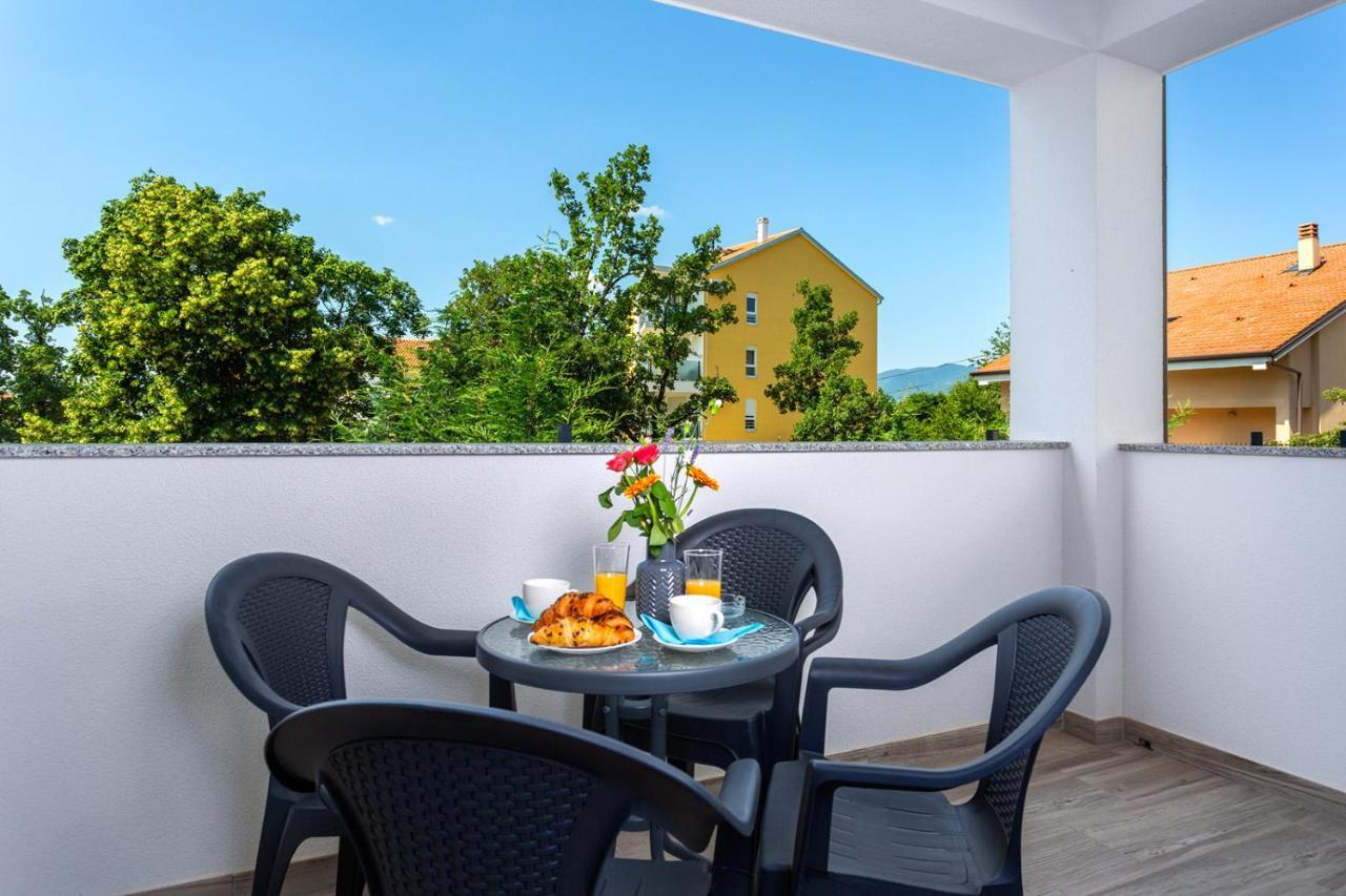 Kvarner Bay 4* - Apartments 1 & 3 Rijeka Exterior photo