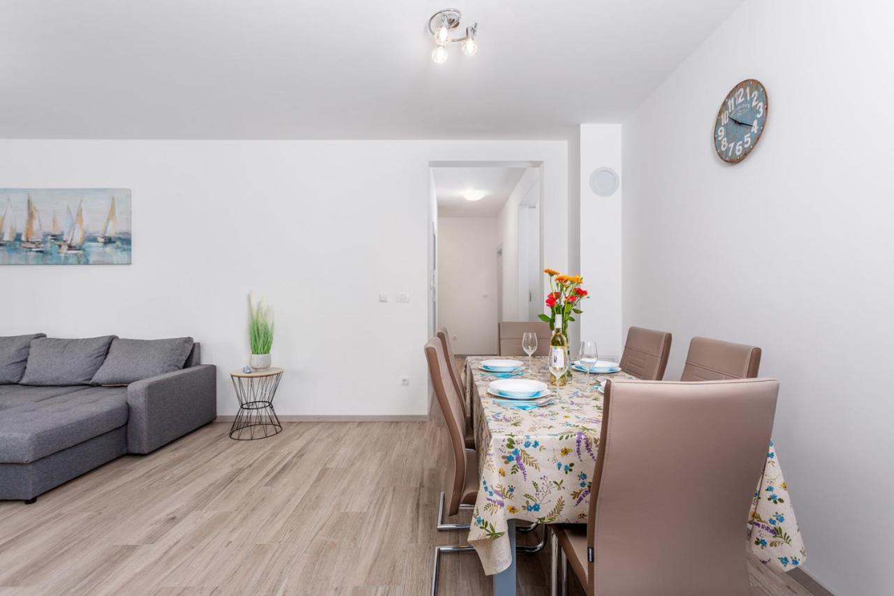 Kvarner Bay 4* - Apartments 1 & 3 Rijeka Exterior photo